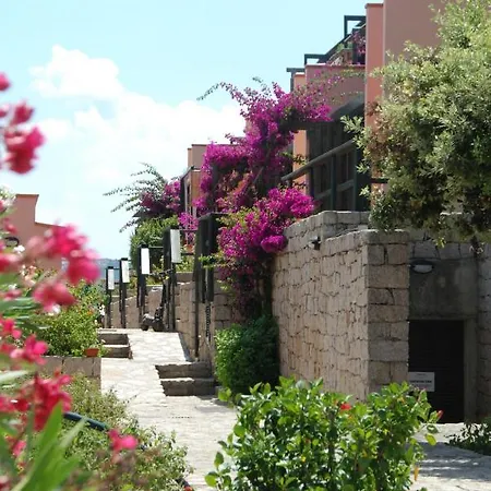 Scusari Sardegna Nyaraló
